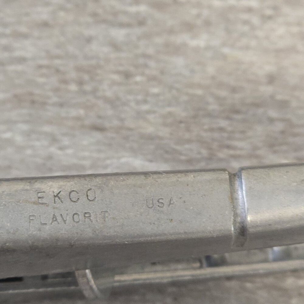 Vintage EKCO Aluminum Garlic Onion Juicer Press – Mid-Century Kitchen Tool USA - Picture 3 of 6